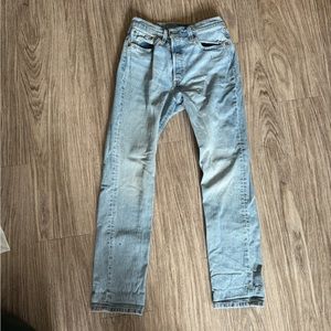 Levi light wash mom jeans size 26